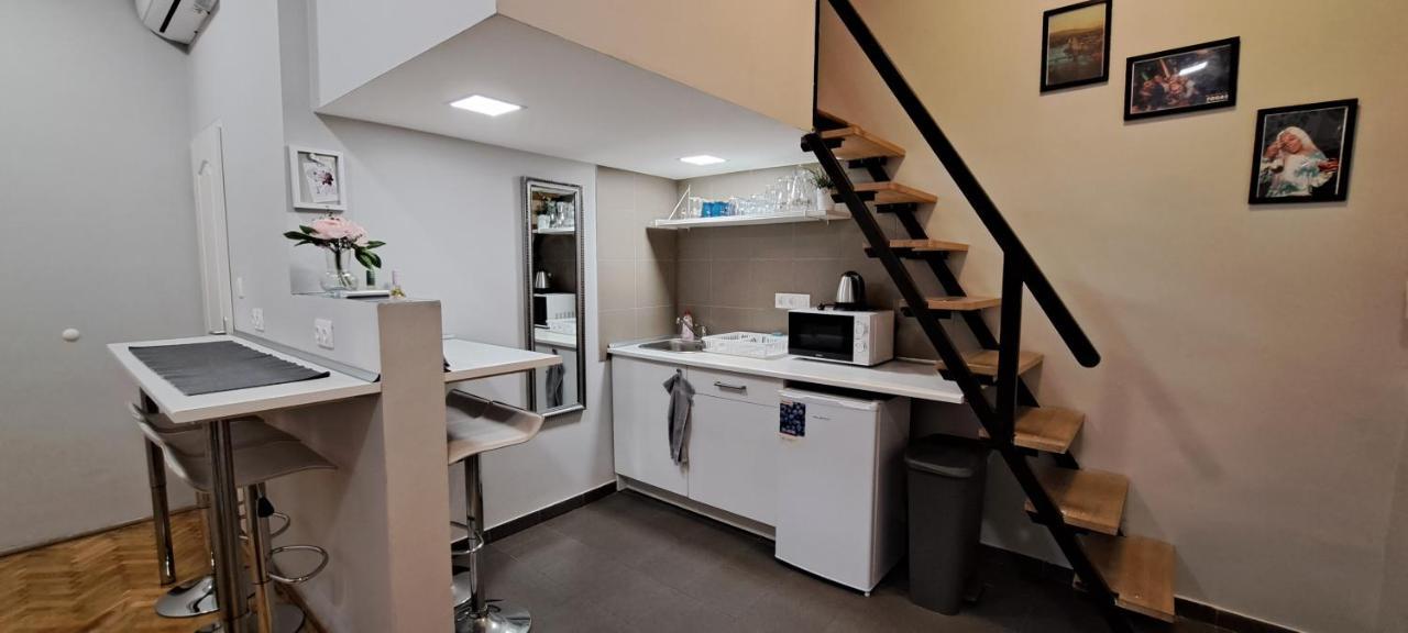 בודפשט 6-Pack Apartment In The Party District מראה חיצוני תמונה